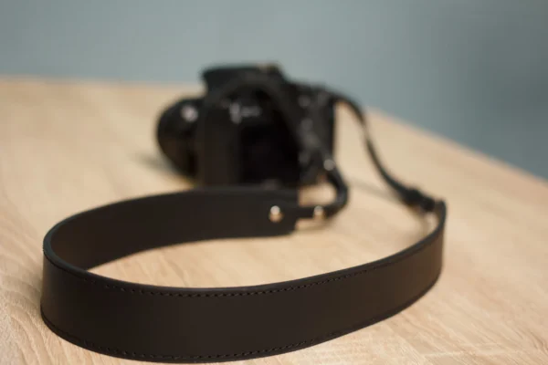 Leather neck camera strap - Image 8