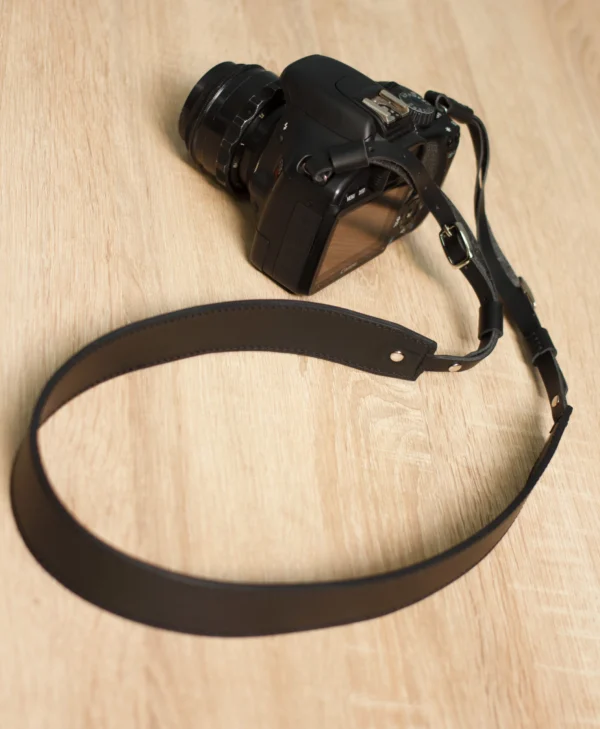 Leather neck camera strap - Image 6