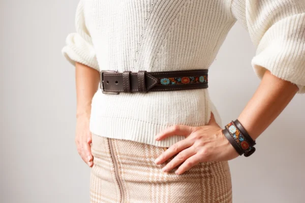Dark brown belt with decorative insert - Image 9