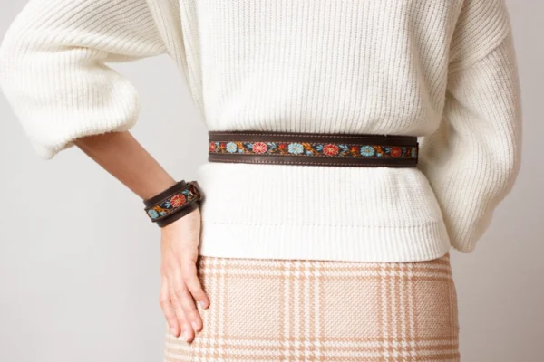 Dark brown belt with decorative insert - Image 7