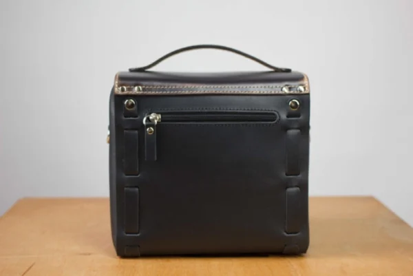 Small Leather camera bag with your logo - Image 4