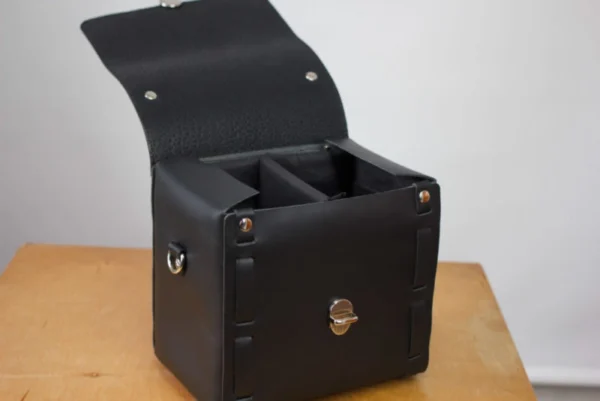 Small Leather camera bag with your logo - Image 7