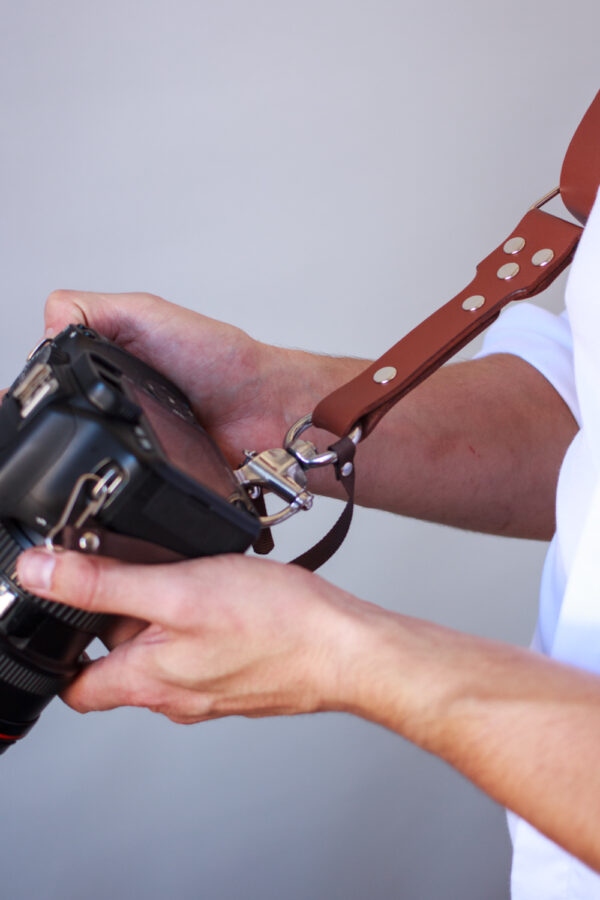 Brown camera strap - Image 5
