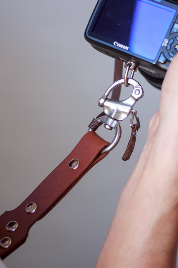 Brown camera strap - Image 9